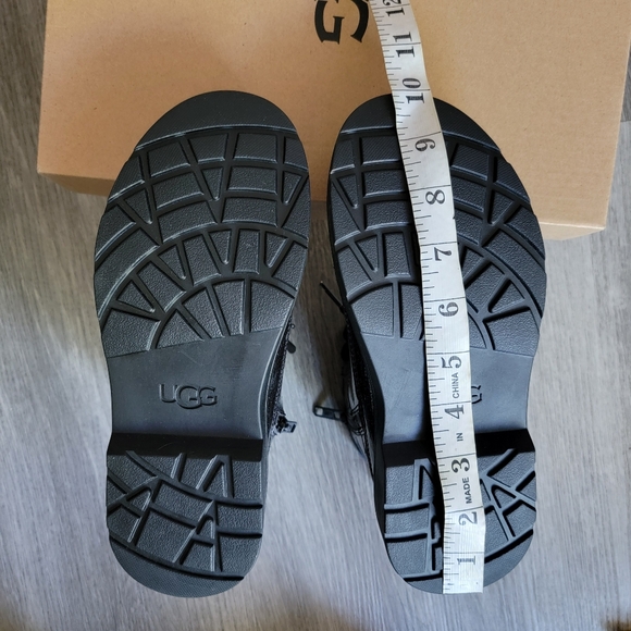 UGG Kids Ashton Lace-up Glitter Boot - Picture 10 of 11